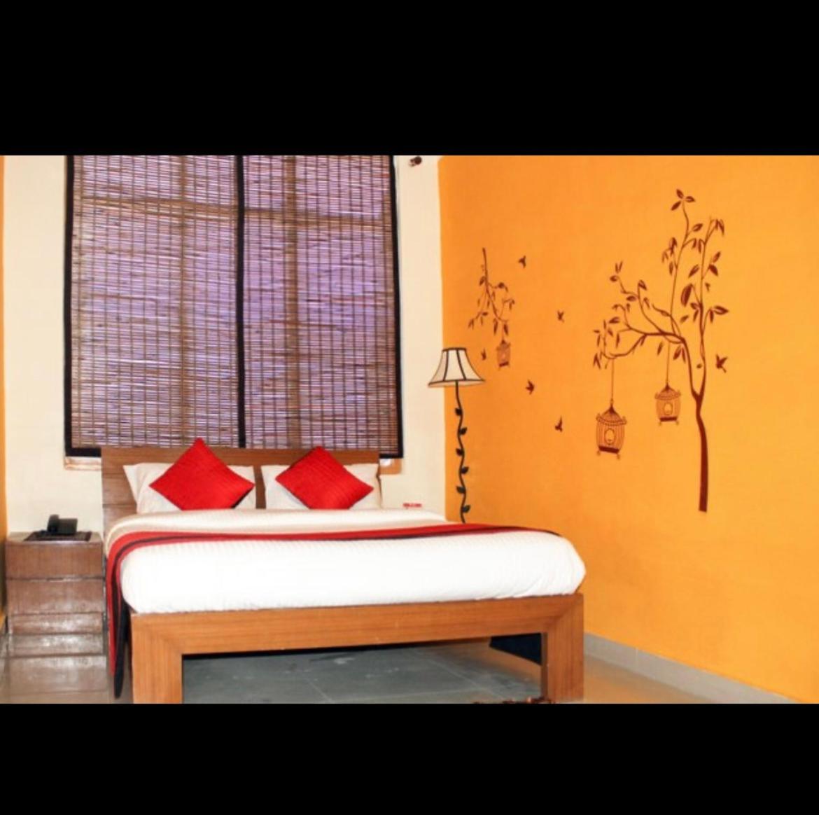 Hotel Samrat Neemrana Exterior photo